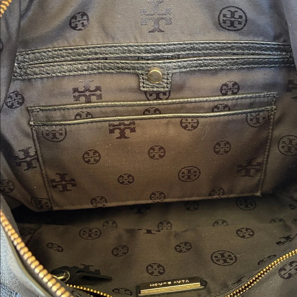 Tory Burch Bombe T Satchel handbag in black leather